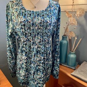 NWT-Fantaslook,Floral Blue Women's Top, size L
